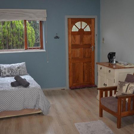 Seaforth Beach Apartment เคปทาวน์ ภายนอก รูปภาพ