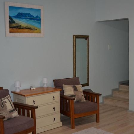 Seaforth Beach Apartment เคปทาวน์ ภายนอก รูปภาพ